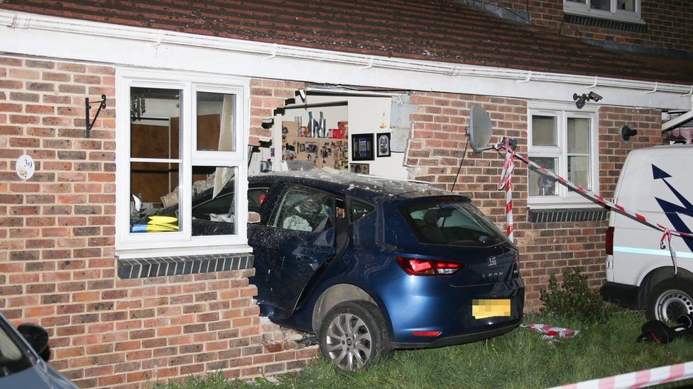 _117799468_11carintohouseburgesshill.jpg