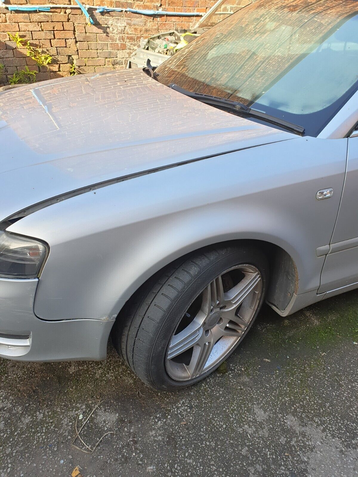 B6-B7_cabrio_front_wing.jpg