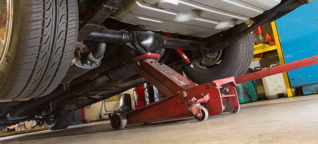 car-jack-1896.jpg