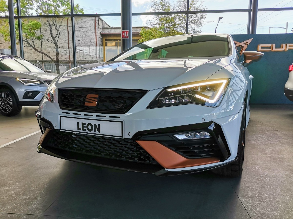 leon-cupra-2020-edicion-especial-entrega-inmediata-D_NQ_NP_715620-MLM40657386159_022020-F.jpg