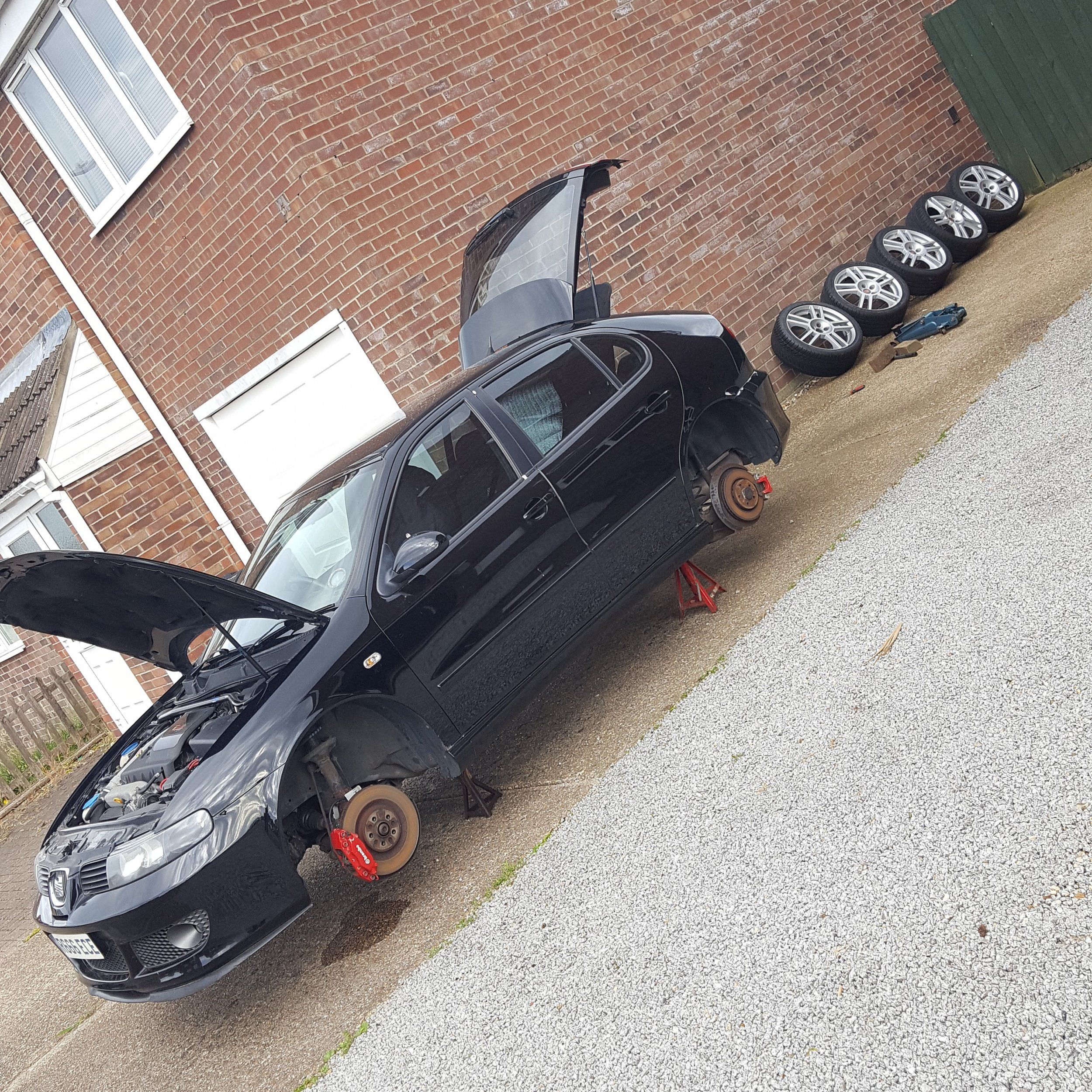 leon no wheels.jpg