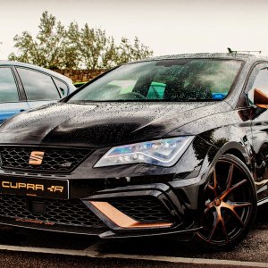 Cupra R Stance