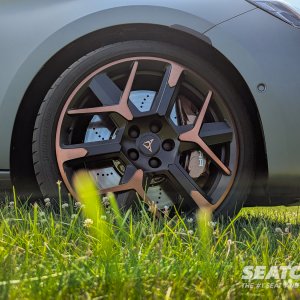 8 - CUPRA Leon Estate VZ3 4Drive - Front Alloy Brake.jpg