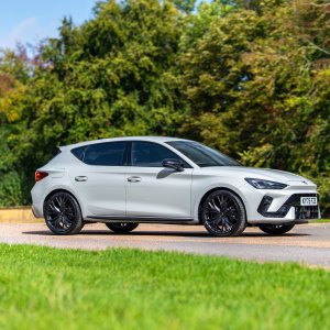 CUPRA Leon Shadow Edition exterior 3.jpg