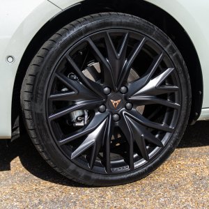 CUPRA Leon Shadow Edition exterior wheel 3.jpg
