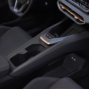 15_CUPRA Raval Plasma.jpg