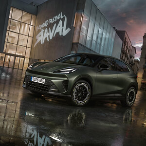 01_CUPRA Raval Manganese Matt.jpg