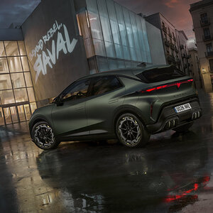 02_CUPRA Raval Manganese Matt.jpg