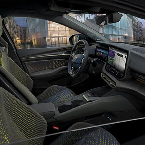 09_CUPRA Raval Manganese Matt.jpg