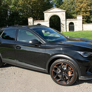 2026 Formentor VZ5 in Midnight Black