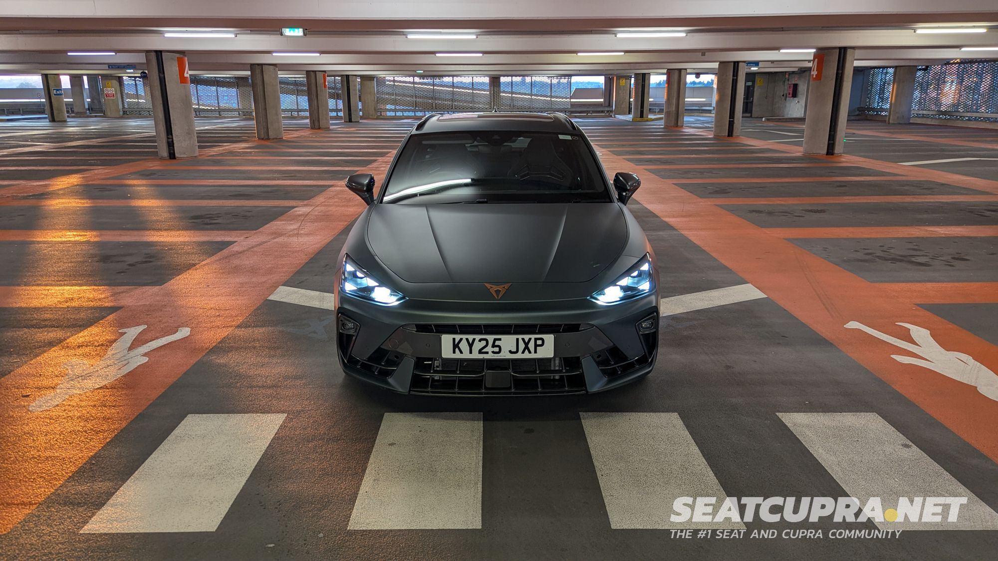 1 - CUPRA Leon Estate VZ3 4Drive - Front.jpg