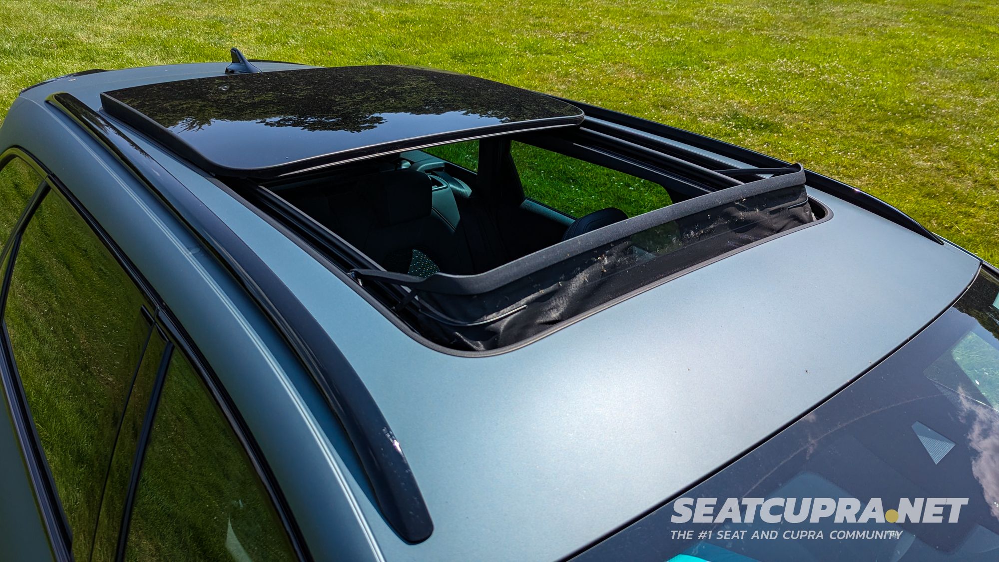 13 - CUPRA Leon Estate VZ3 4Drive - Panoramic Roof.jpg