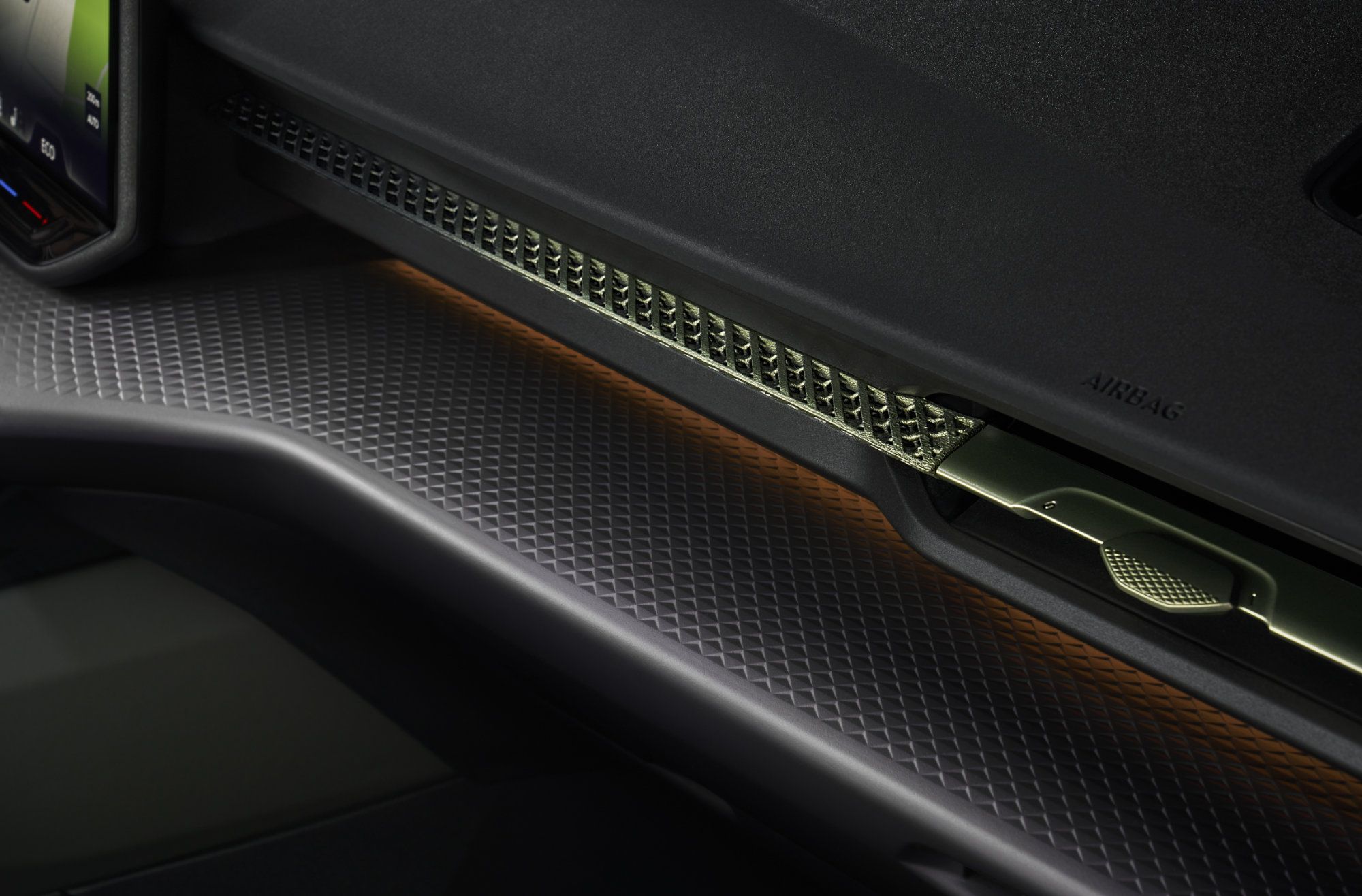 13_CUPRA Raval Manganese Matt.jpg