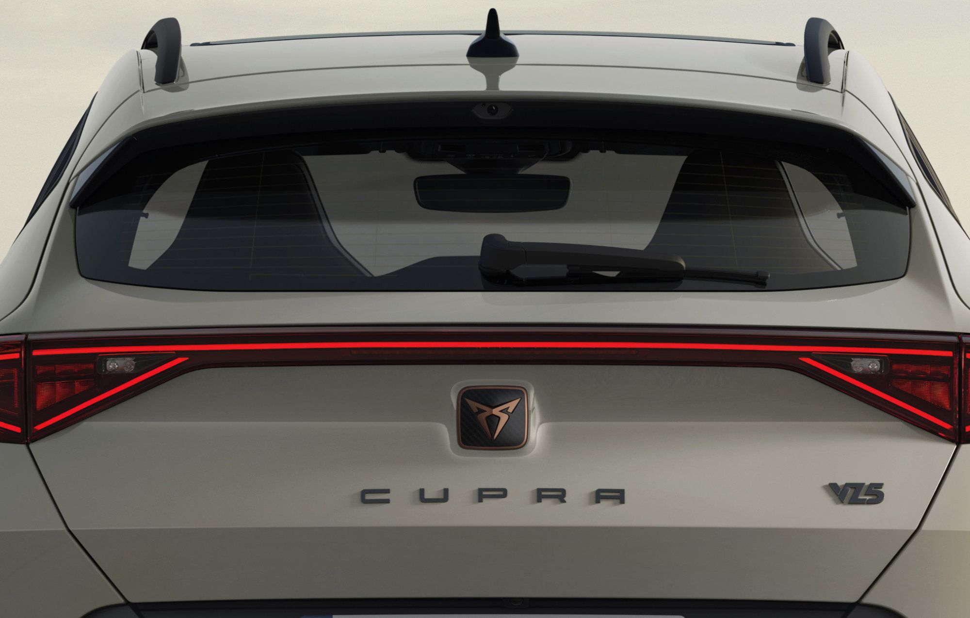 2021_CUPRA_Formentor_VZ5-boot-detail-and-badges.jpg