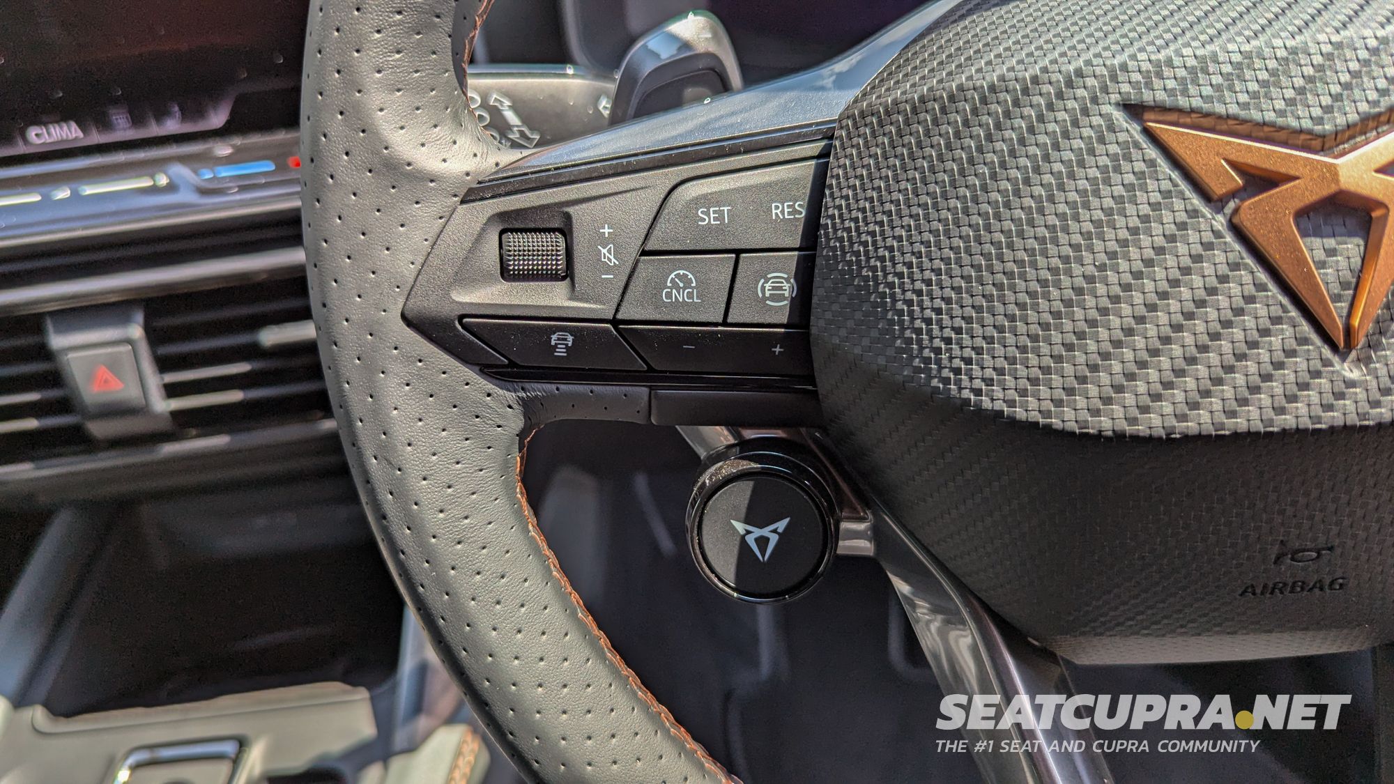 23 - CUPRA Leon Estate VZ3 4Drive - Profile Button.jpg