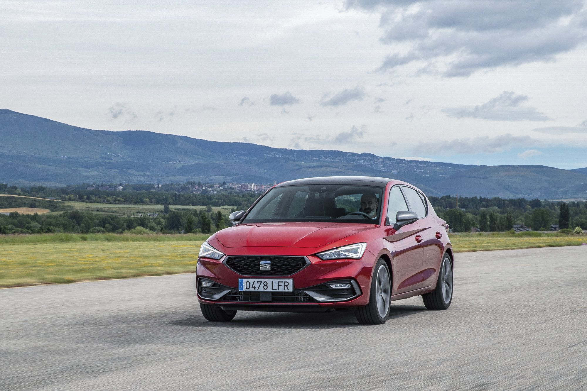 MK4 SEAT Leon FR Desire Red