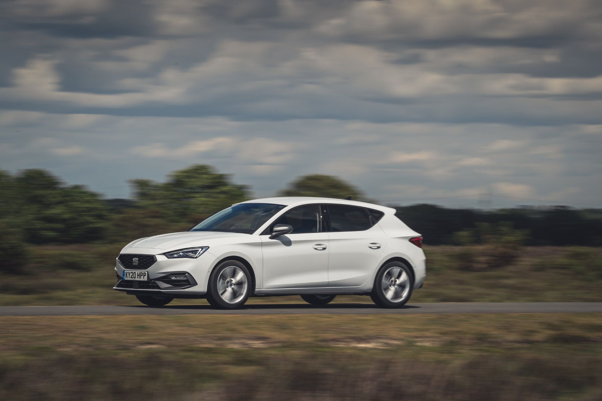 New_SEAT_Leon_FR__Nevada_White--33641.jpg