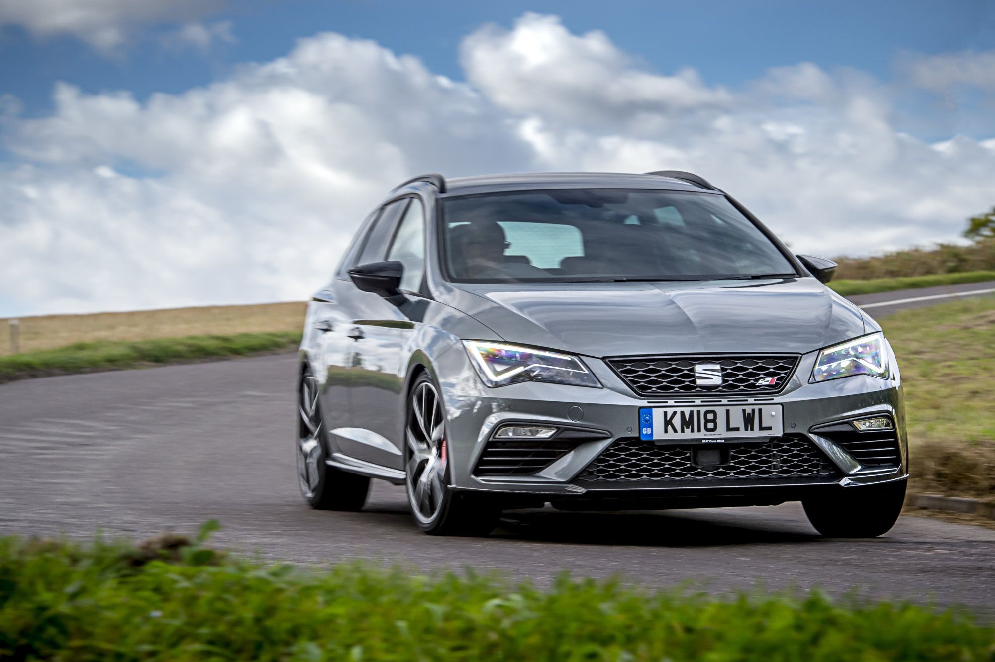 SEAT_Leon_CUPRA_ST_Carbon_Edition--30812.jpg