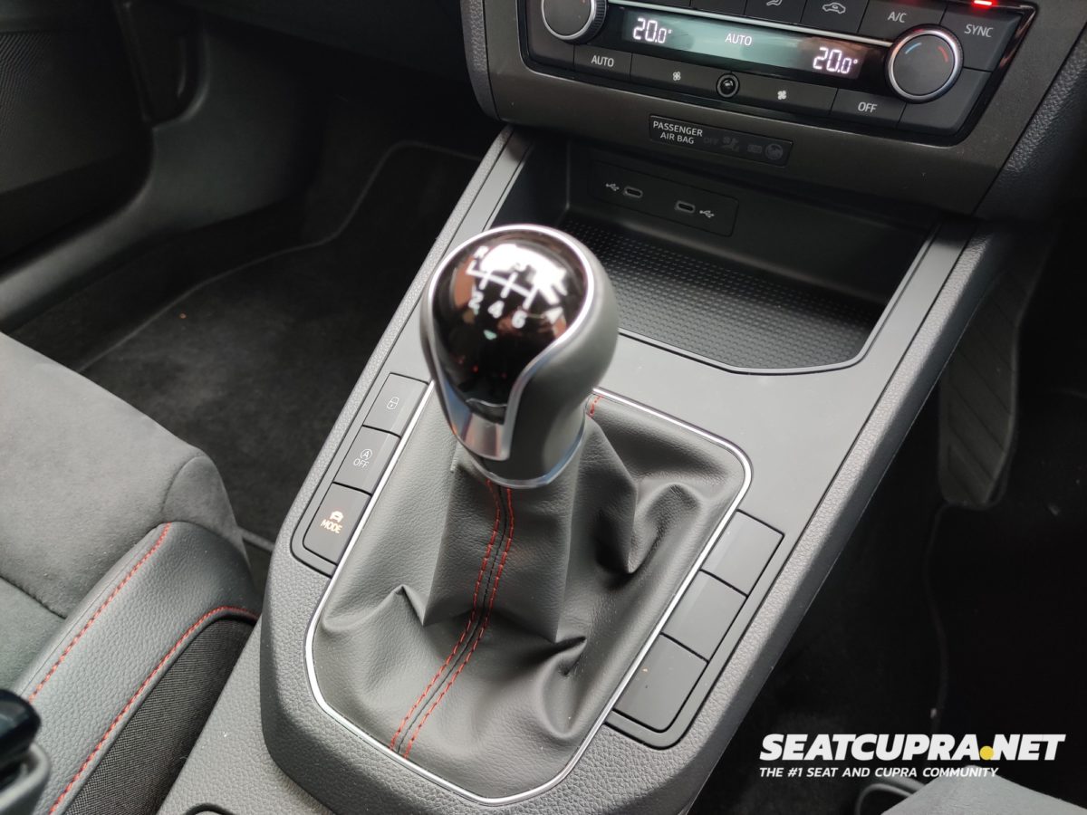 Close up of the SEAT FR Gear knob with red stitching