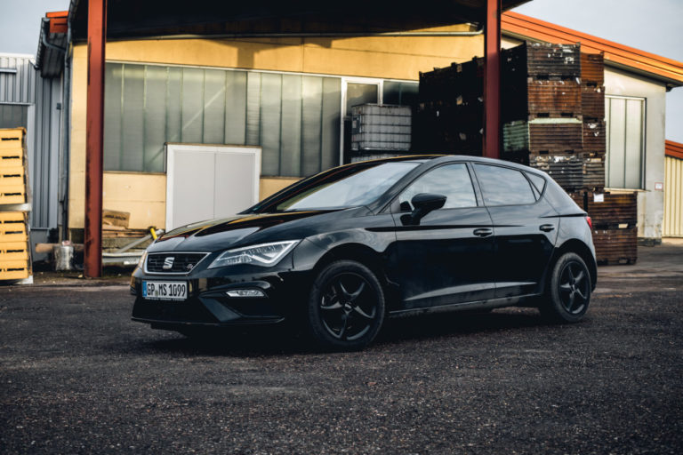 A black SEAT Leon MK3 FR