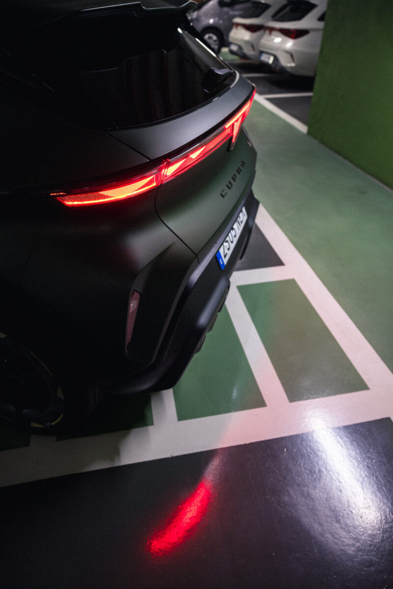 CUPRA Raval VZ Extreme Manganese Matt read light bar