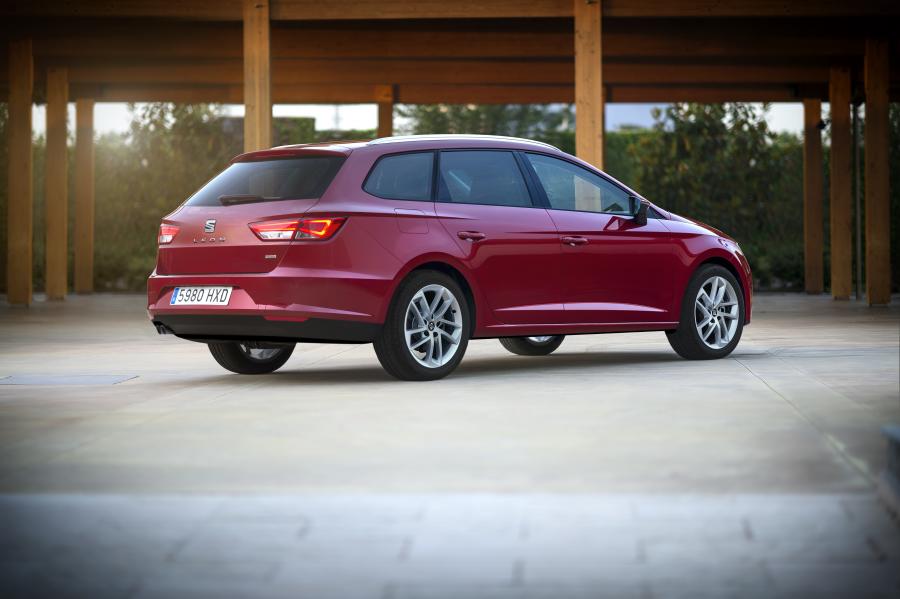 SEAT Leon ST 4Drive, exterior, static shot, 3/4 rear view - See more at: http://www.seat-mediacenter.com/en-stories/model-range/new-seat-leon-st-4drive-versatile-on-all-roads/&v=i&p=1#sthash.wj4qzRxe.dpuf